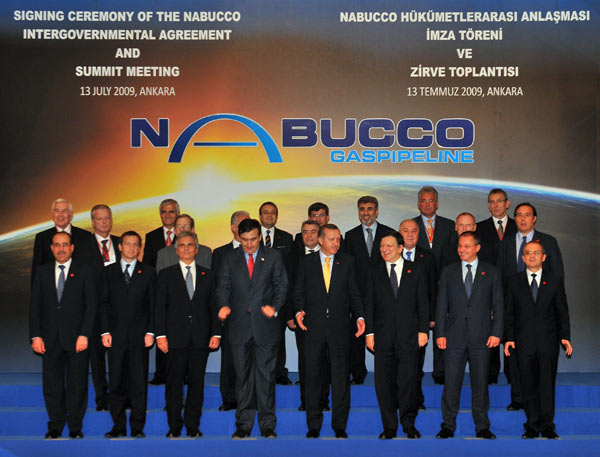 Nabucco Projesi imzaland� i�te imza t�reninden g�r�nt�ler