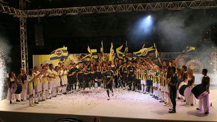 Fenerbah�e'nin yeni formalar� foto�raflar�