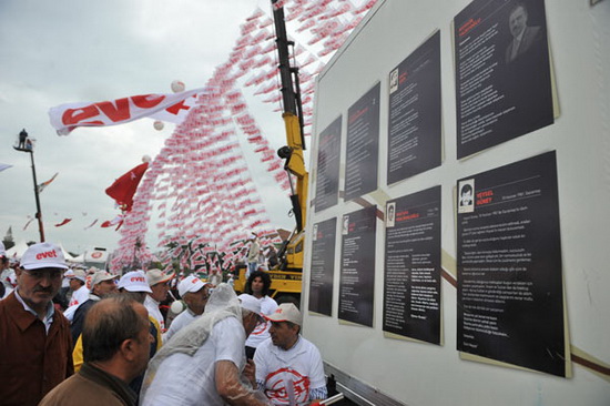 Başbakan yüzbinlere konuştu-resimleri