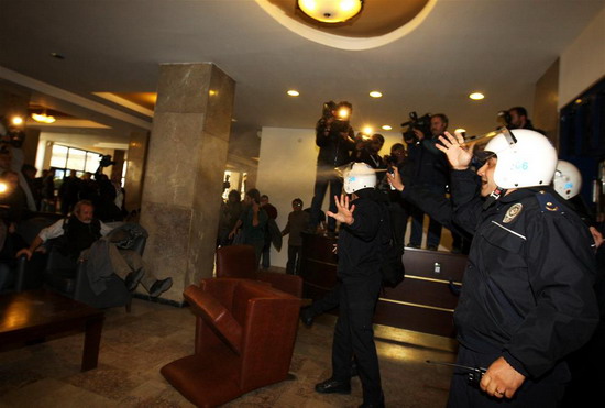 Eylemlerdeki bu adam kim?-resimleri