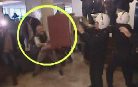 Eylemlerdeki bu adam kim?-resimleri