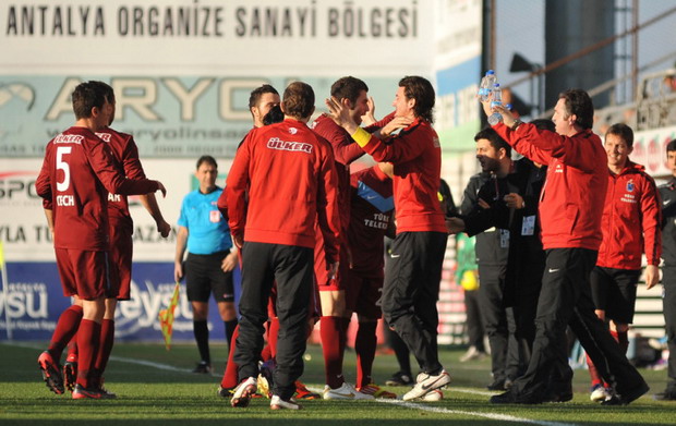Trabzonspor'a soğuk duş!: 2 - 1