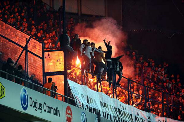 Derbi dostluğu sözde kaldı!