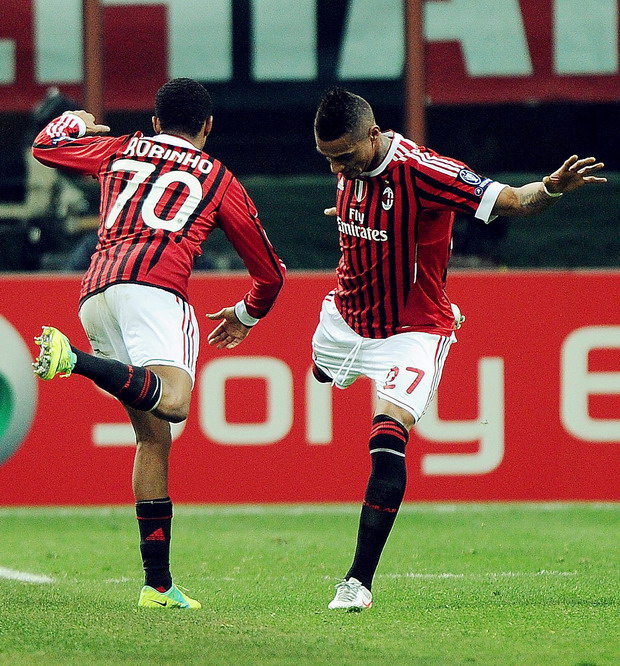 Milan Arsenal'i dağıttı:4-0 
