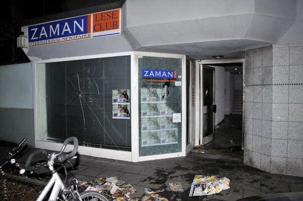 Zaman Gazetesi'ne çirkin saldırı